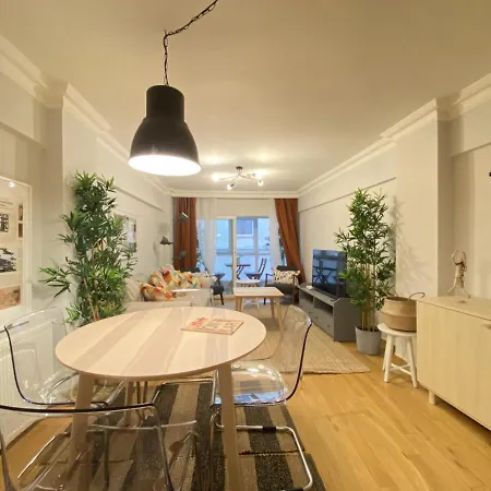 Apartment Charming And Central Flat With Balcony In Beyoglu